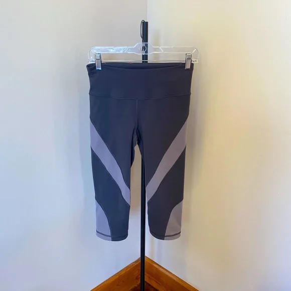 Victoria’s Secret VSX Sport Capris Taupe XS - Picture 1 of 12